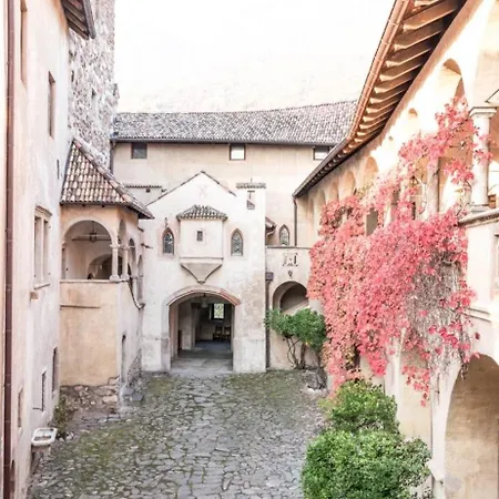 Schloss Freudenstein 5* Appiano Sulla Strada Del Vino